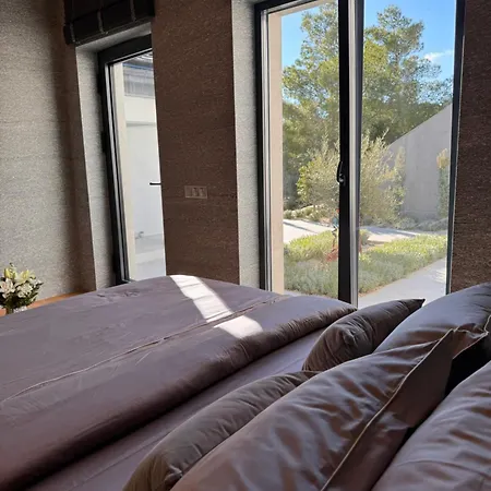 Azure Serinitry Garden Bed & Breakfast